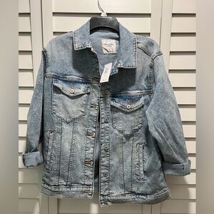 NWT ABERCROMBIE JEAN JACKET; oversized style